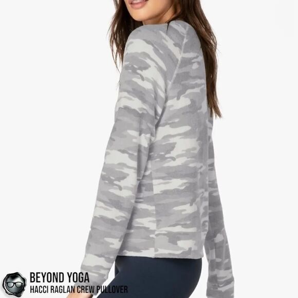 BEYOND YOGA HACCI FAVORITE RAGLAN CREWNECK SWEATSHIRT IN GRAY CAMO XS PULLOVER - Picture 4 of 13